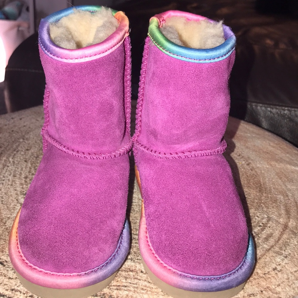 Girls UGG boots size 6 walker